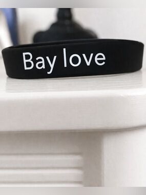 “Bay Love” Rubber Bracelet Black & White Boyfriend Girlfriend Valentine’s Gift